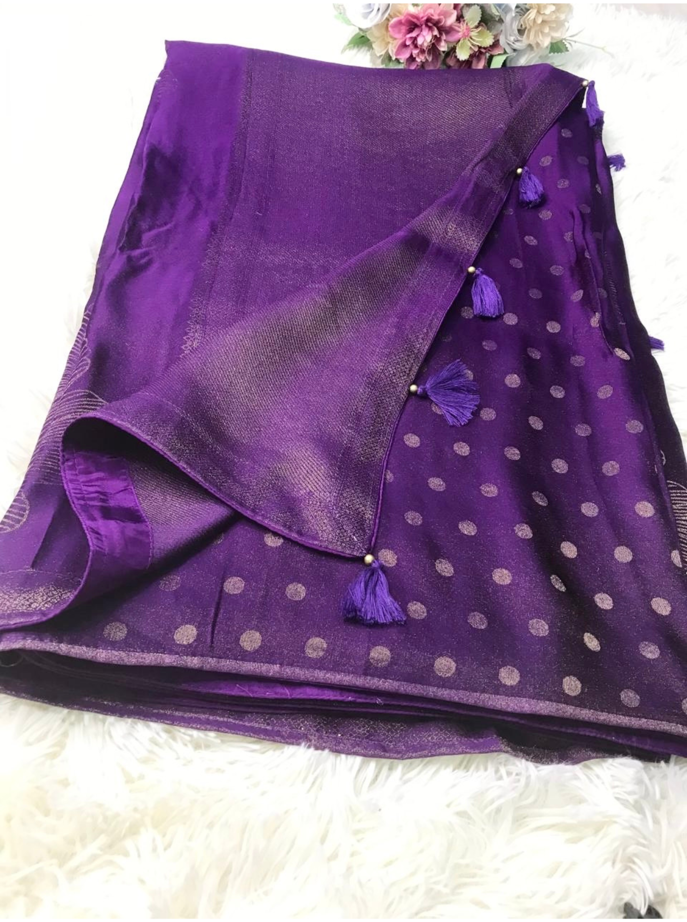 Tissue Woven in Classic Design